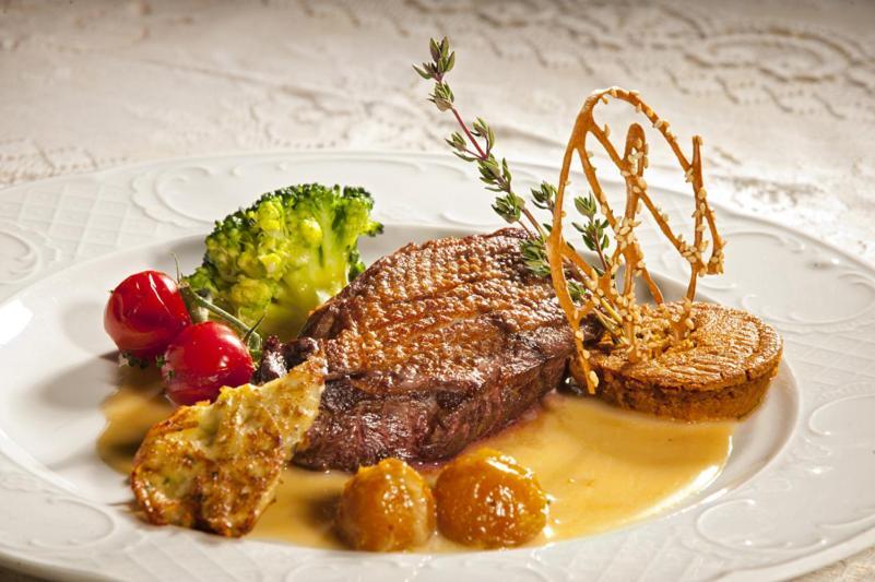 Chateau Des Monthairons Hotel Restaurant Gastromaison Spa Privatif Les Monthairons Bagian luar foto