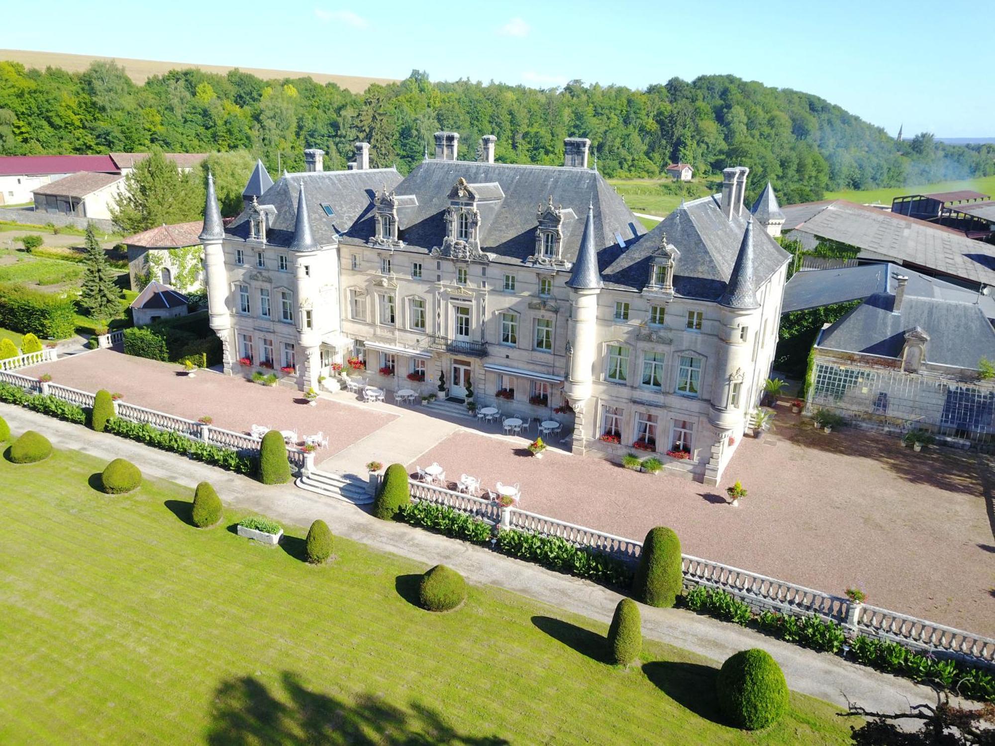 Chateau Des Monthairons Hotel Restaurant Gastromaison Spa Privatif Les Monthairons Bagian luar foto