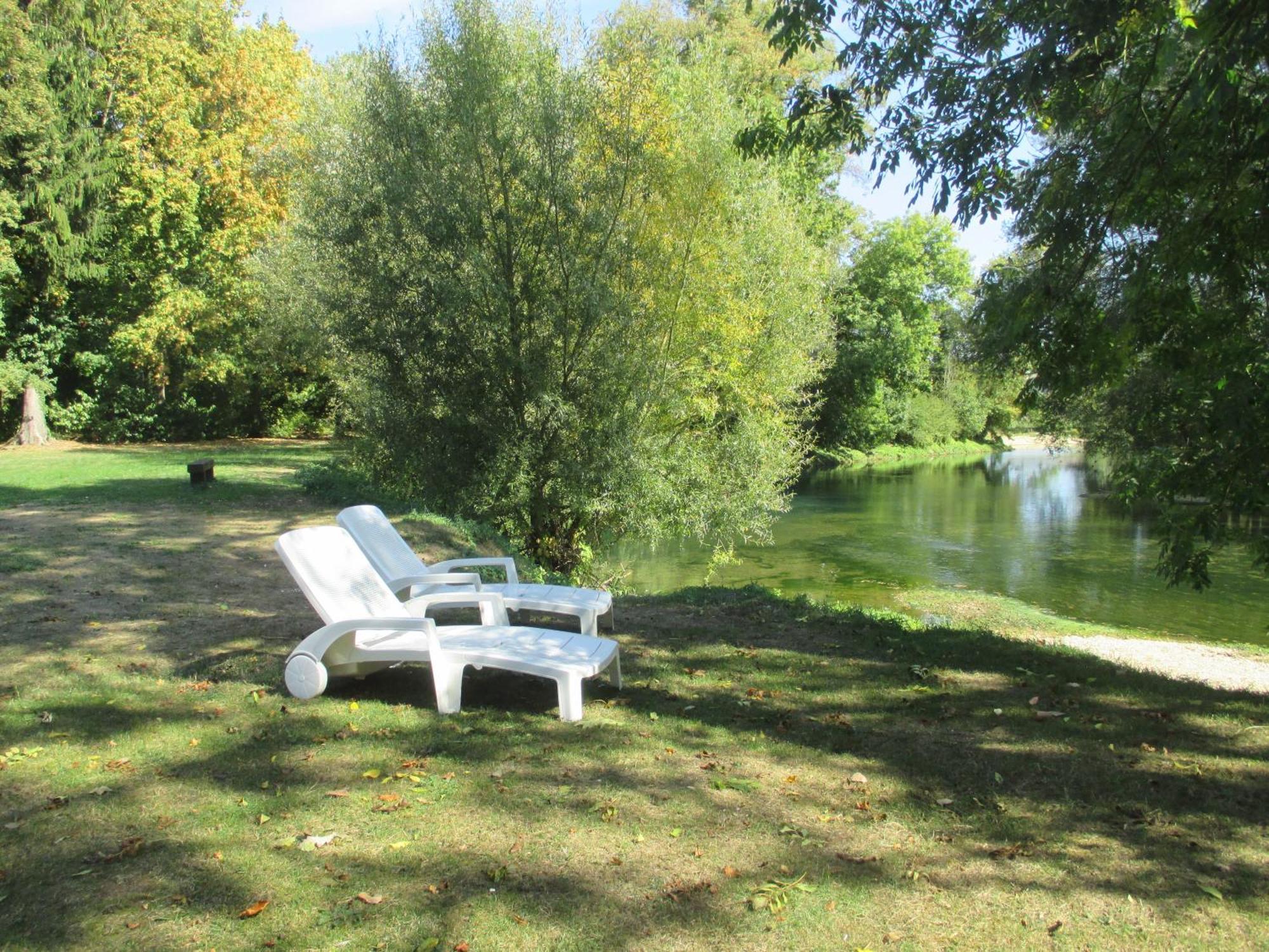 Chateau Des Monthairons Hotel Restaurant Gastromaison Spa Privatif Les Monthairons Bagian luar foto