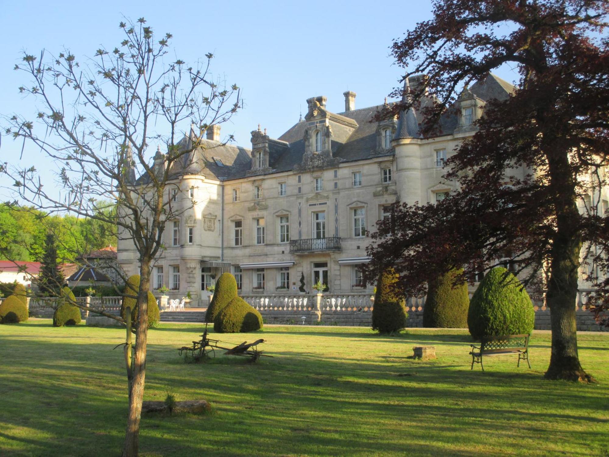Chateau Des Monthairons Hotel Restaurant Gastromaison Spa Privatif Les Monthairons Bagian luar foto